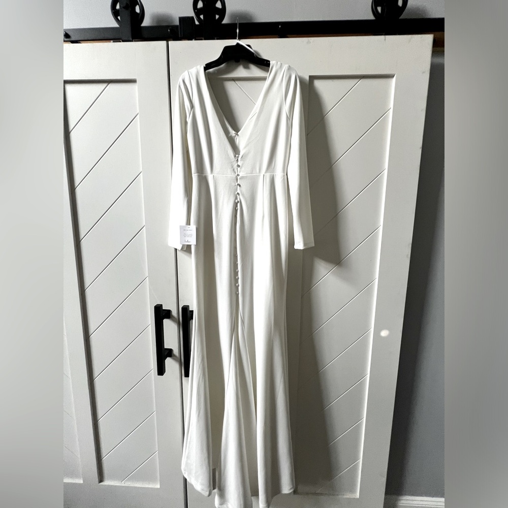 Lulus Wedding Dress - New with Tags - Size 10